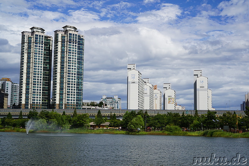 Sangdong Lake Park in Bupyeong, Incheon, Korea