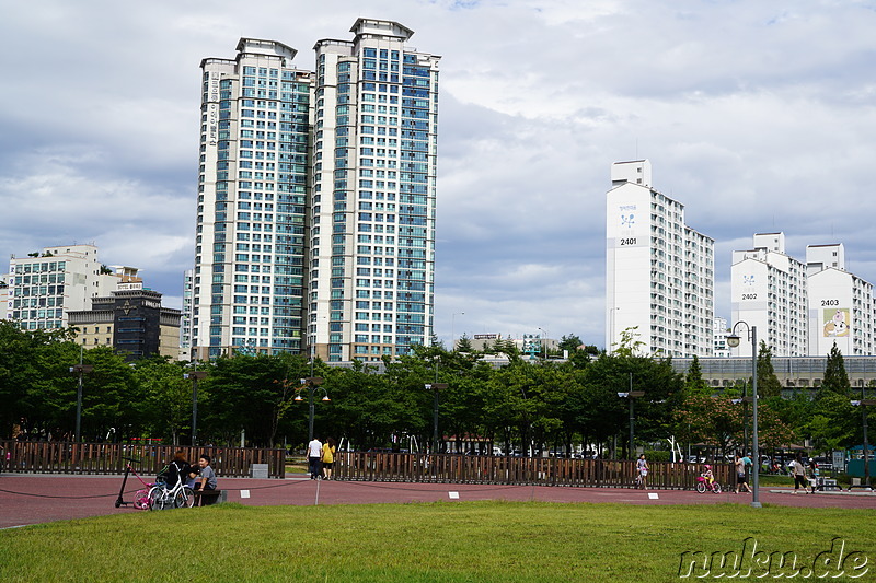 Sangdong Lake Park in Bupyeong, Incheon, Korea