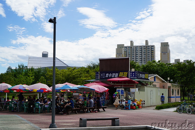 Sangdong Lake Park in Bupyeong, Incheon, Korea