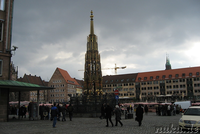 Schöner Brunnen am Hauptmarkt in Nürnberg