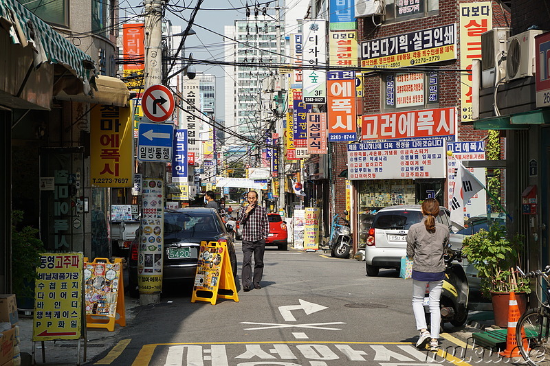 Seitenstraße von der Euljiro (을지로) im Zentrum von Seoul, Korea