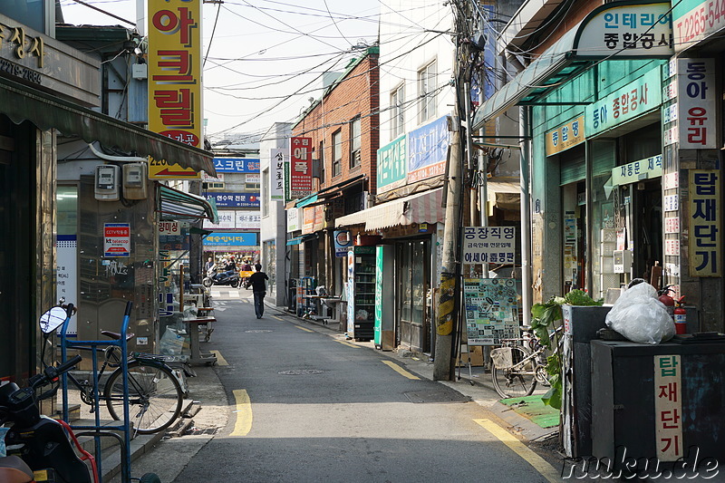 Seitenstraße von der Euljiro (을지로) im Zentrum von Seoul, Korea