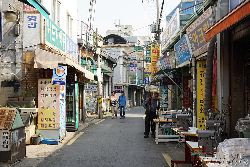 Seitenstraße von der Euljiro (을지로) im Zentrum von Seoul, Korea