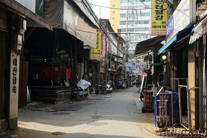 Seitenstraße von der Euljiro (을지로) im Zentrum von Seoul, Korea