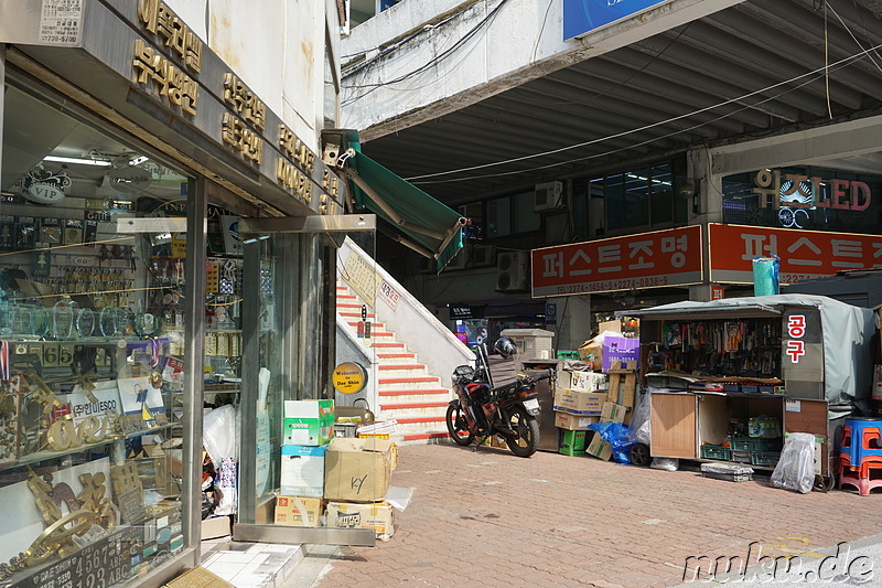 Seitenstraße von der Euljiro (을지로) im Zentrum von Seoul, Korea