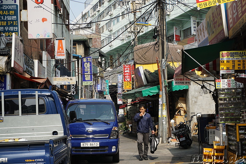 Seitenstraße von der Euljiro (을지로) im Zentrum von Seoul, Korea