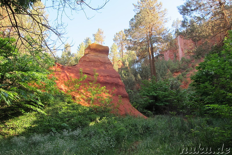 Sentir des Ocres in Roussillon im Naturpark Luberon, Frankreich