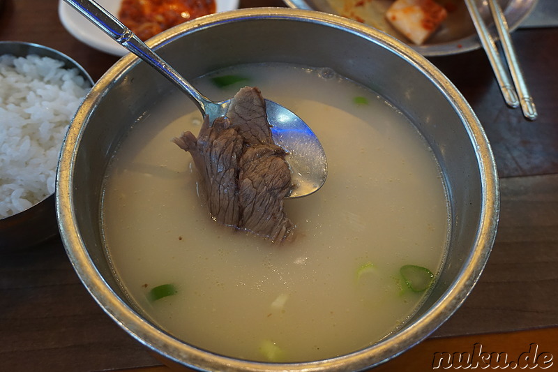 Seolleongtang (설렁탕) bzw. Seolnongtang (설농탕) - Koreanische Ochsenknochenbrühe