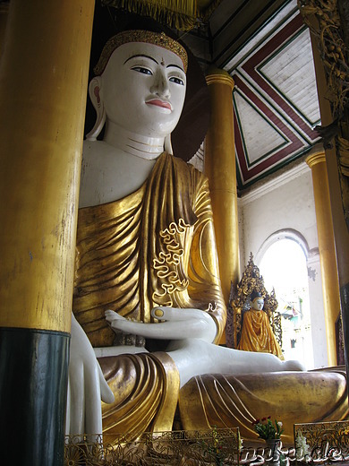 Shwe Dagon Pagoda - Tempel in Yangon, Myanmar