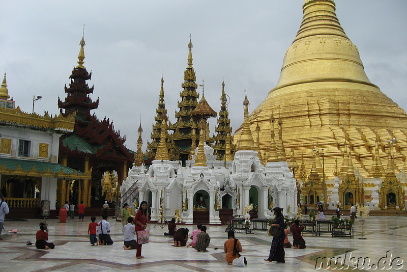 Shwe Dagon Pagoda - Tempel in Yangon, Myanmar