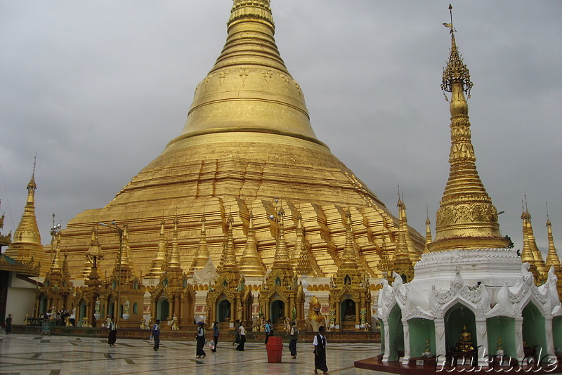Shwe Dagon Paya - Tempel in Yangon, Myanmar