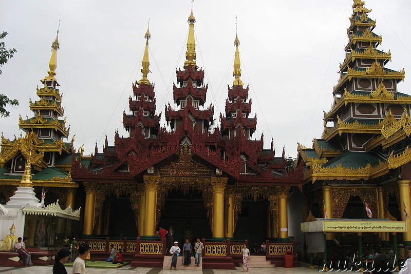 Shwedagon Pagoda - Tempel in Rangoon, Burma