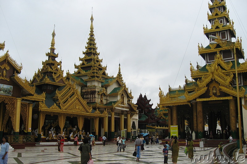 Shwedagon Pagoda - Tempel in Rangoon, Burma