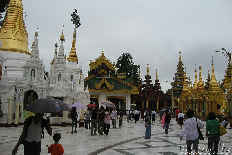 Shwedagon Paya - Tempel in Yangon, Myanmar