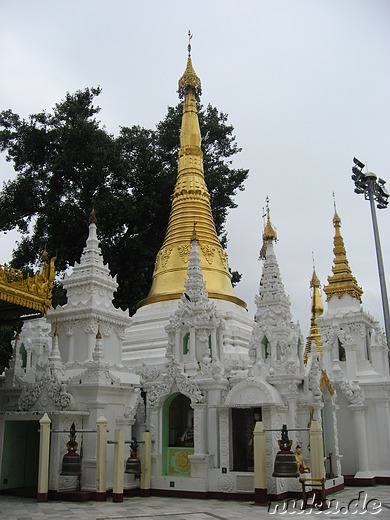 Shwedagon Paya - Tempel in Yangon, Myanmar