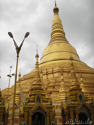 Shwedagon Paya - Tempel in Yangon, Myanmar