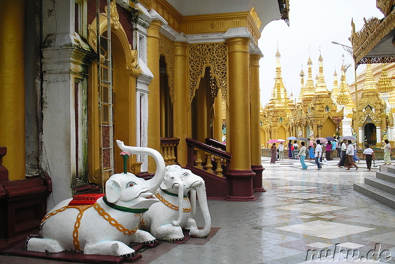 Shwedagon Paya - Tempel in Yangon, Myanmar