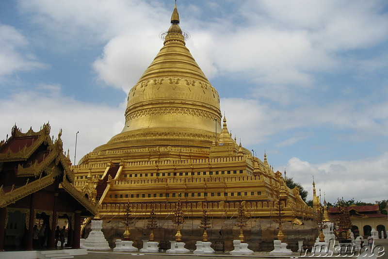 Shwezigon Paya - Tempel in Bagan, Myanmar