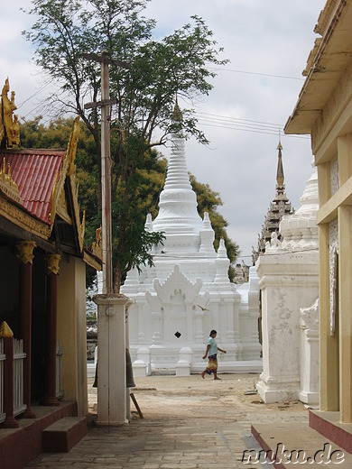 Shwezigon Paya - Tempel in Bagan, Myanmar