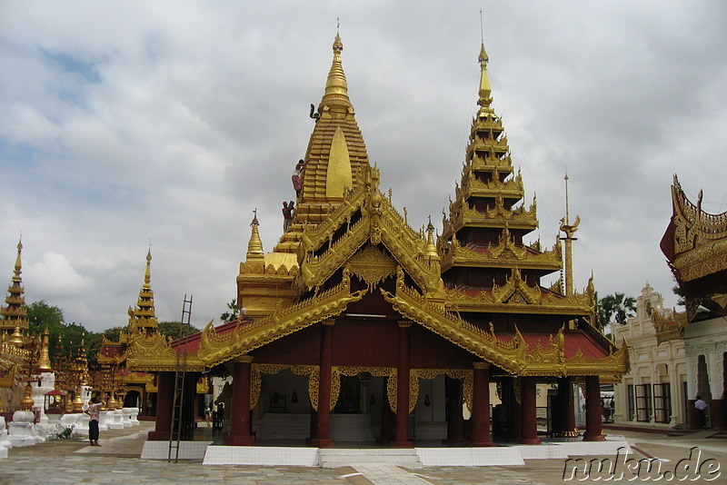 Shwezigon Paya - Tempel in Bagan, Myanmar