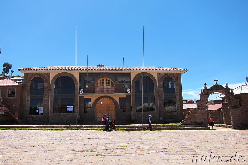 Siedlung auf der Insel Taquile, Peru