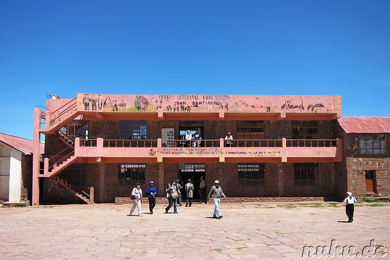 Siedlung auf der Insel Taquile, Peru