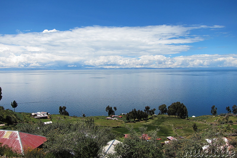 Siedlung auf der Insel Taquile, Peru