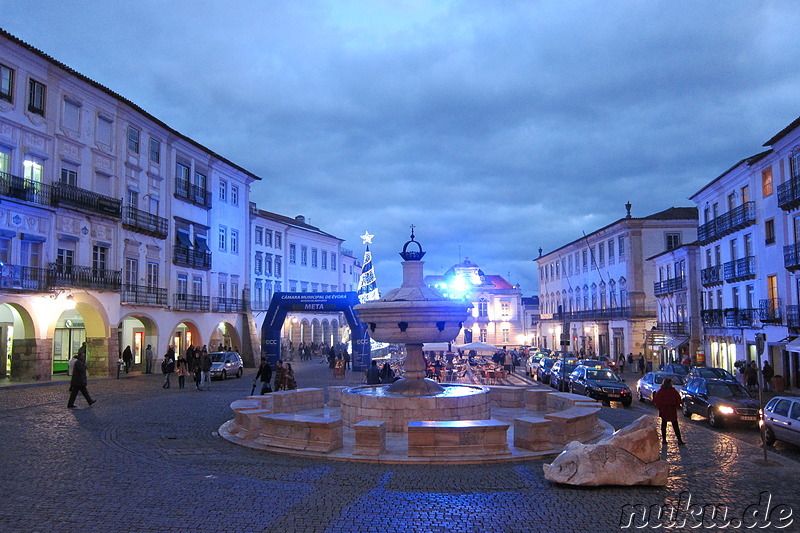 Silvesternacht 2015/16 am Praca do Giraldo in Evora, Portugal