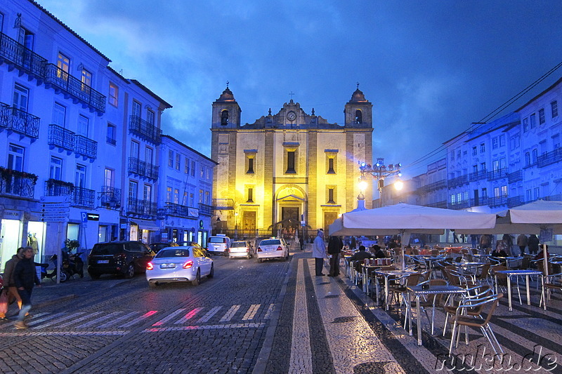 Silvesternacht 2015/16 am Praca do Giraldo in Evora, Portugal