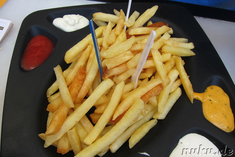 Snacks bei 100 Montaditos in Alicante, Spanien