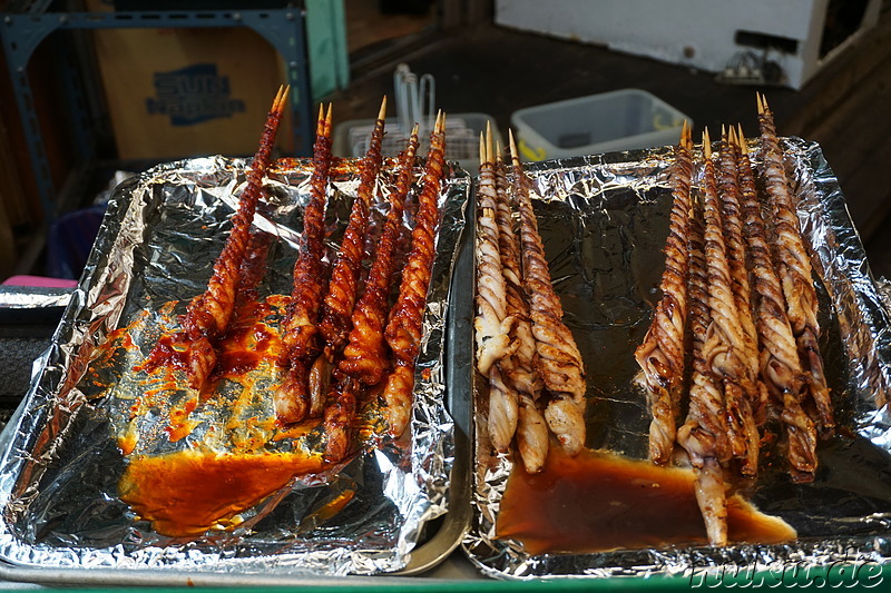 Snacks und Spezialitäten im Sinpo Internationaler Markt (신포국제시장) in Incheon, Korea