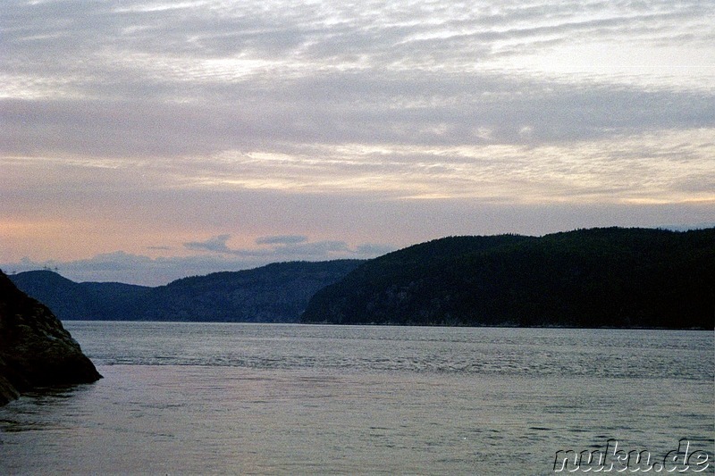 Sonnenuntergang am Meer in Tadoussac, Kanada