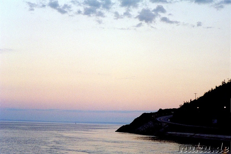 Sonnenuntergang am Meer in Tadoussac, Kanada