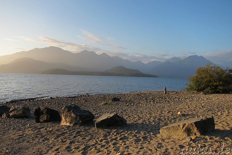 Sonnenuntergang am Strand auf Vancouver Island, Kanada