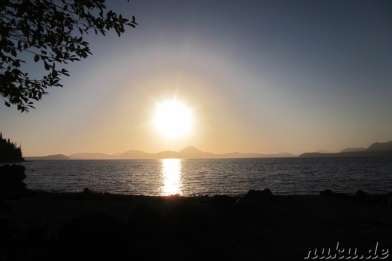 Sonnenuntergang am Strand auf Vancouver Island, Kanada