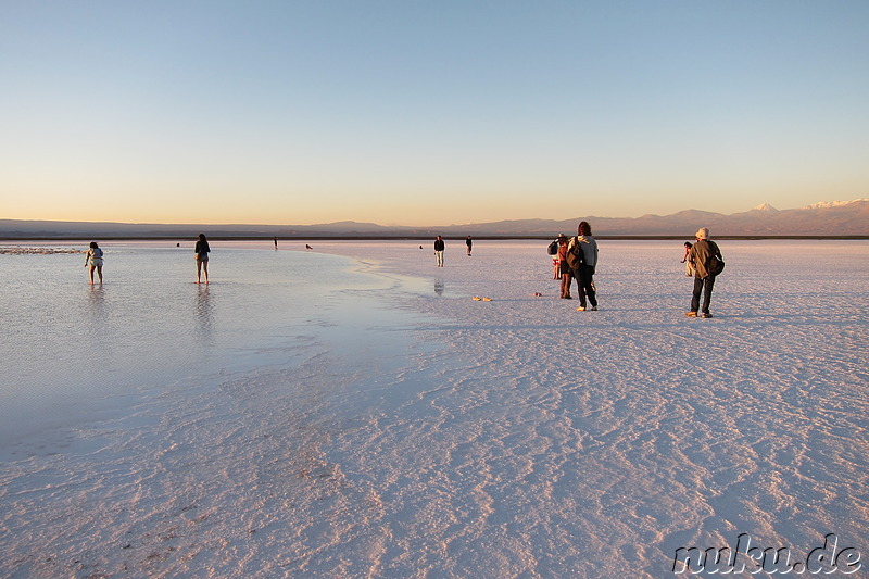 Sonnenuntergang an der Laguna Tebinquiche, Atacamawüste, Chile