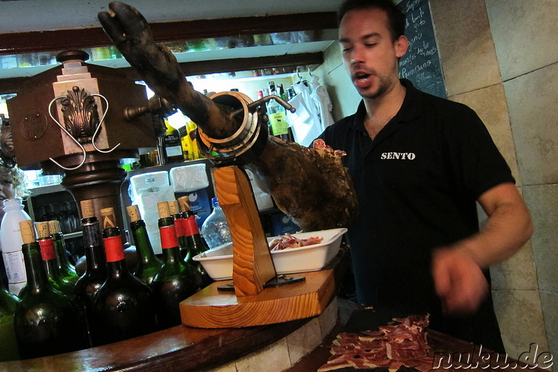 Spanischer Schinken bei Cerveceria Sento in Alicante, Spanien