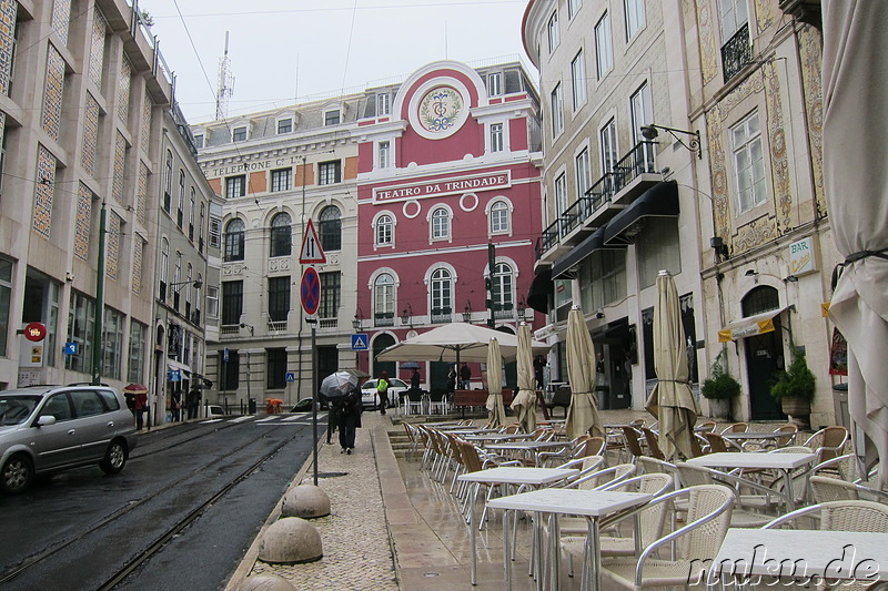 Spaziergang durch den Stadtteil Bairro Alto von Lissabon, Portugal