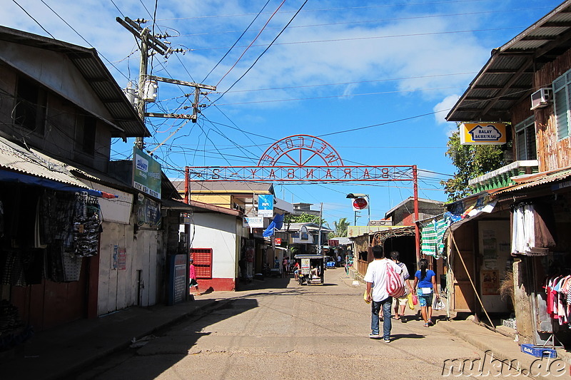 Spaziergang durch die Innenstadt von Coron Town, Busuanga Island, Philippinen