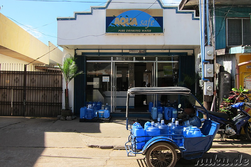 Spaziergang durch die Innenstadt von Coron Town, Busuanga Island, Philippinen