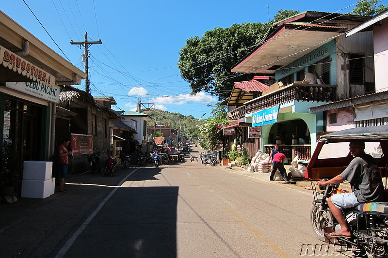 Spaziergang durch die Innenstadt von Coron Town, Busuanga Island, Philippinen