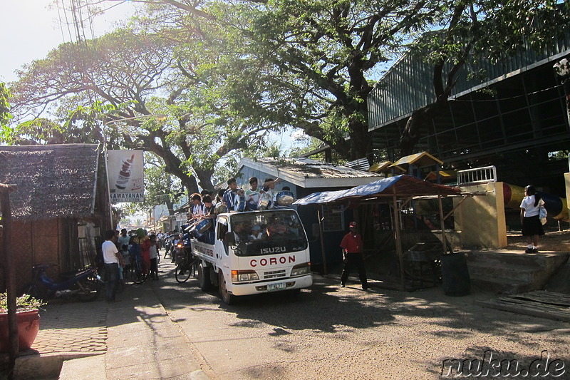 Spaziergang durch die Innenstadt von Coron Town, Busuanga Island, Philippinen