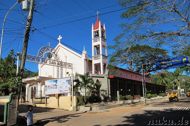 Spaziergang durch die Innenstadt von Coron Town, Busuanga Island, Philippinen