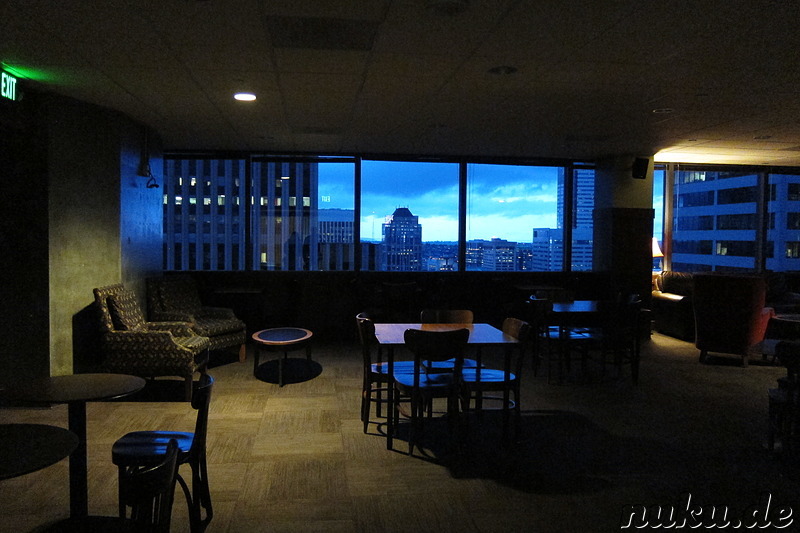 Starbucks mit Ausblick im Columbia Center in Seattle, U.S.A.