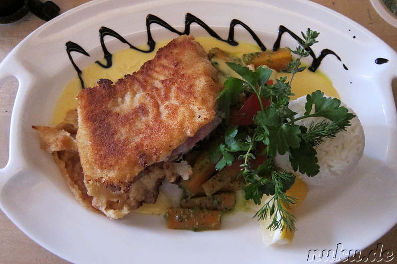 Steinbeisser Cordon Bleu mit Safran-Sahne-Sosse im Paulaner's, Bremen