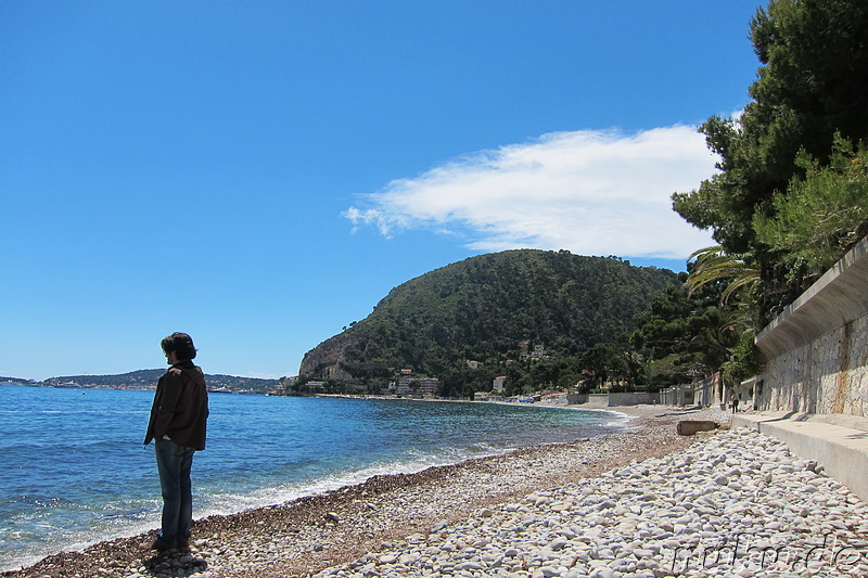 Strand in Eze-sur-Mer an der Cote d'Azur, Frankreich