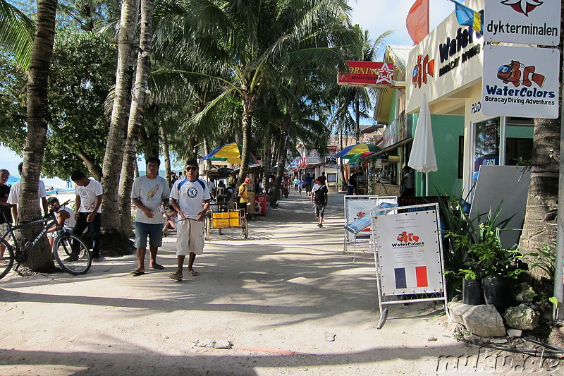 Strandpromenade am White Beach auf Boracay, Philippinen