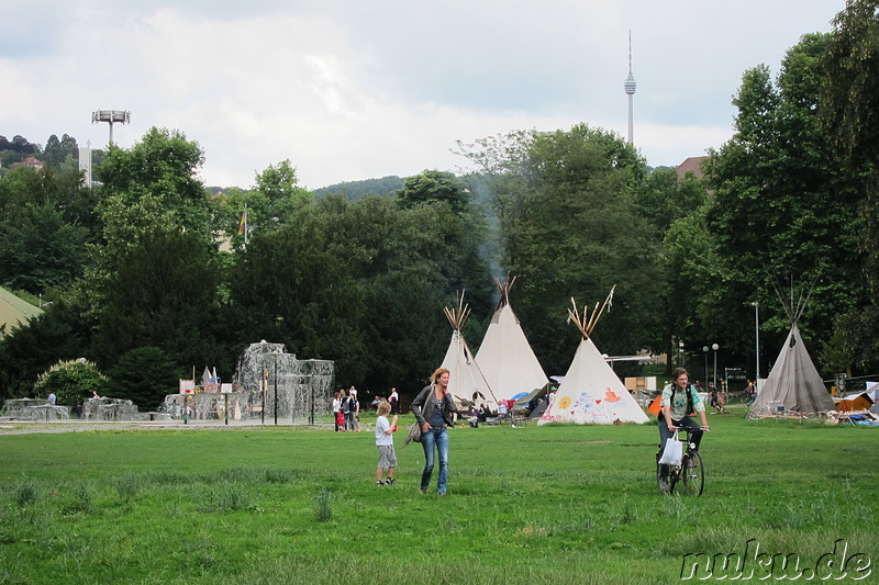 Stuttgart-21-Gegner und andere Camper im Schlossgarten