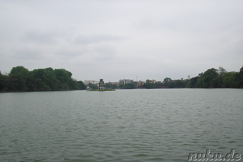 Thap Rua Tortoise Tower im Hoan Kiem Lake, Hanoi, Vietnam