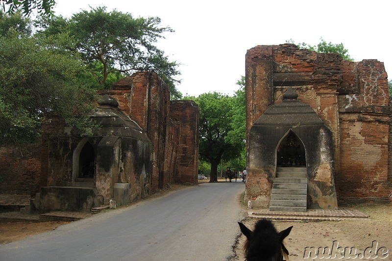 Tharabar Gate - Tor in Bagan, Myanmar